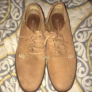 Men’s shoes